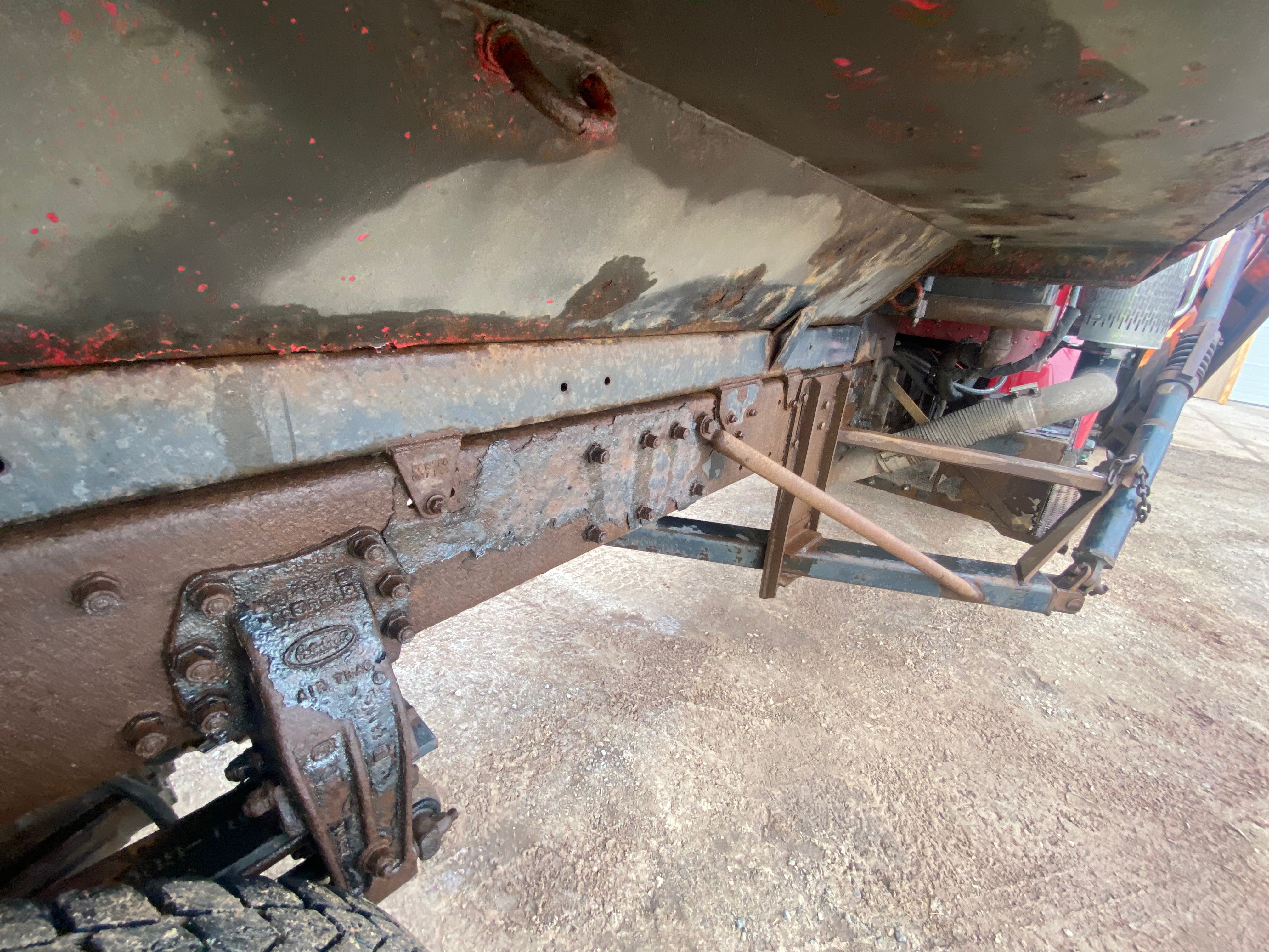 2000 PETERBILT 330 - Image 19